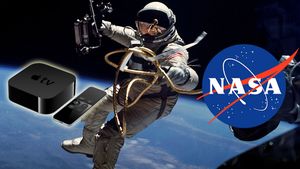 Ed_White_performs_first_U.S._spacewalk_-
