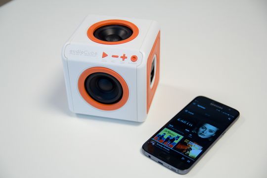 AudioCube kan brukes både trådløst og med kabel.