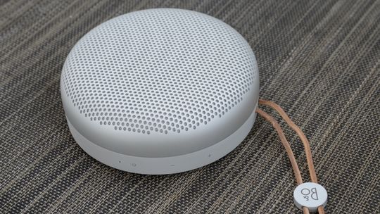 Knappene på BeoPlay A1 er gode å bruke.