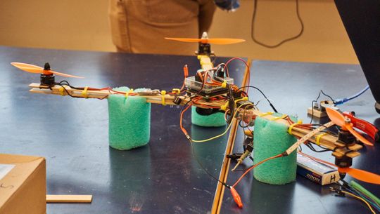 Y4-dronen skilte seg ut med formen sin.