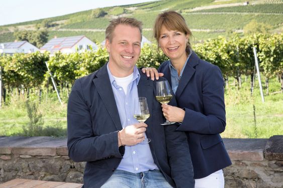 Det er Johannes og Christina von Gleichenstein som driver vingården i dag.