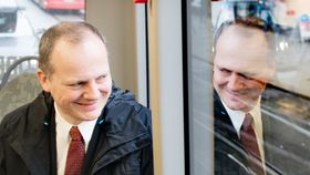 Samferdselsministeren tror kjøretøyautonomi vil gi bedre og mer effektiv kollektivtransport.