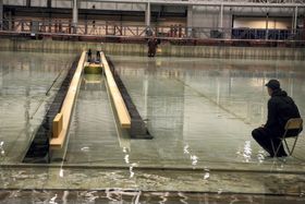 Teststrekningen i bassenget tilsvarer 825 meter, det vil si om lag halvparten av fullskalatunnelen.