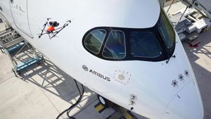 A350_XWB_quality_inspection_by_drone.300