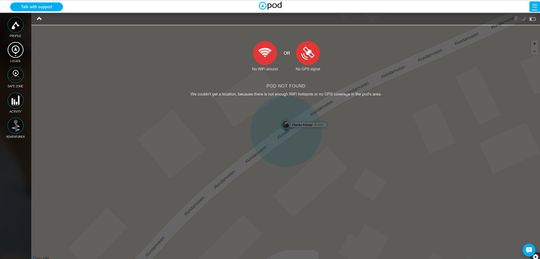 Ingen WiFi eller ingen GPS, varsler brikken om. Men har den 2G-dekning burde den i det minste ha et inntrykk av hvor den er. Selve tjenesten er meget ustabil og man får aldri noe skikkelig inntrykk av hvorfor ting ikke virker. Løpende dekningsinformasjon kan man for eksempel glemme.