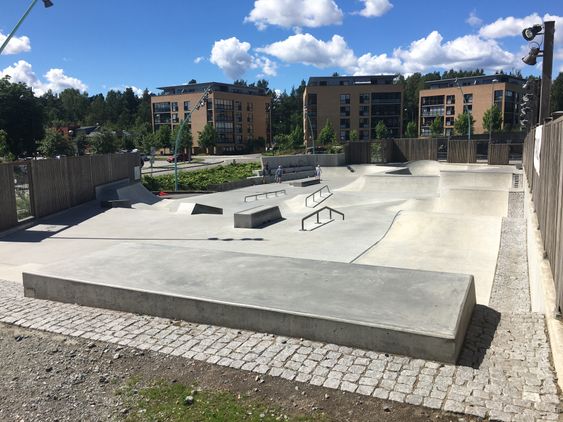 POPULÆR: Pyramiden på Kolbotn er et eldorado for deg som elsker å skate, scoote og klatre.
