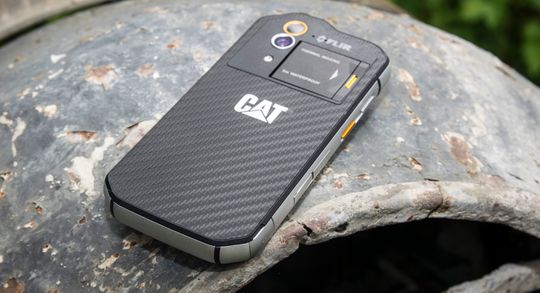 Cat S60 er en robust sak som hører vel så godt hjemme på byggeplassen som Cats øvrige utvalg av anleggsmaskiner.