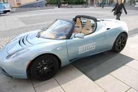 I sommer er det sju år siden de første Tesla Roadster kom til landet. Bellona fikk tak i eksemplar nummer seks i Europa.