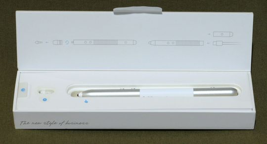 Huawei har ikke spart på innpakkingen heller. Her er MatePen i esken sin.