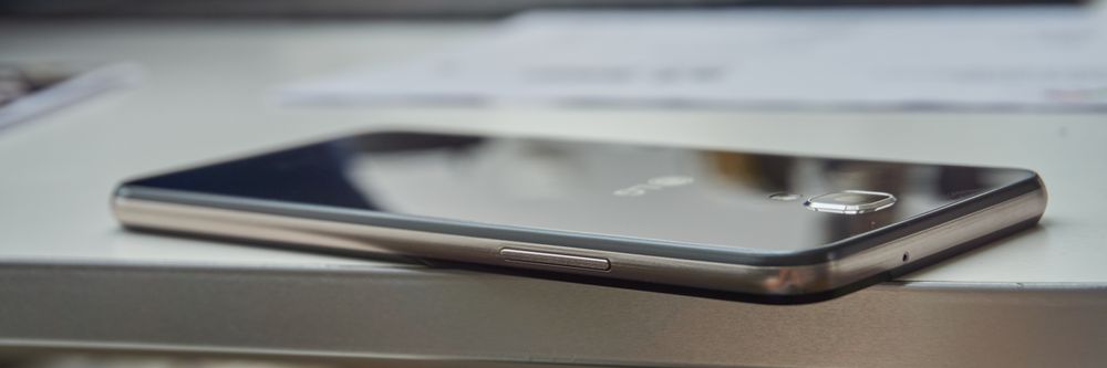 X Screen er både tynn og lett – ja, rett og slett ganske pen!