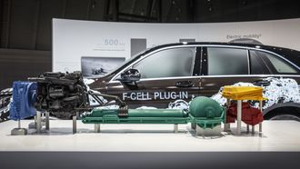 Mercedes-Benz viste fram sin nye generasjon hydrogenteknologi i sommer. Den skal først plasseres under skallet på en GLC-suv.