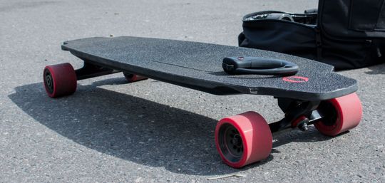 Det er ikke billig å kjøpe et skikkelig elektrisk skateboard. Når brettet kommer i salg i Norge vil prisen trolig ligge rundt 13-14 000 kroner.
