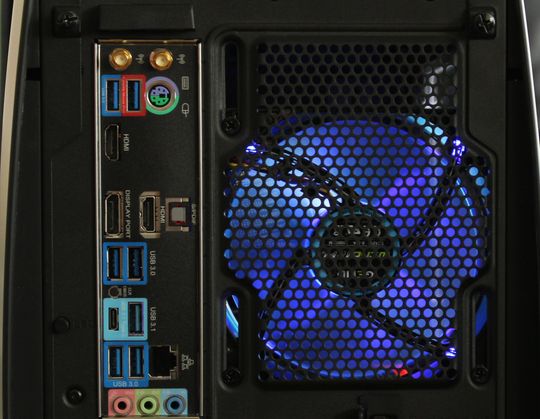 Det er faktisk ikke sånn at du er pokka nødt til å ha vindu på PC-en for å få glede av LED-belyste vifter.
