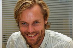 Daglig leder Morten A. Christophersen har utdannelse innen elektronikk og nanoteknologi fra NTNU og Berkely. .
