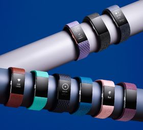 Fitbit Charge 2 kan utrustes med flere typer reimer.