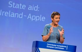 EUs konkurransekommissær Margrethe Vestager presenterte tirsdag EU-kommisjonens avgjørelse i den kontroversielle skattesaken mot Apple