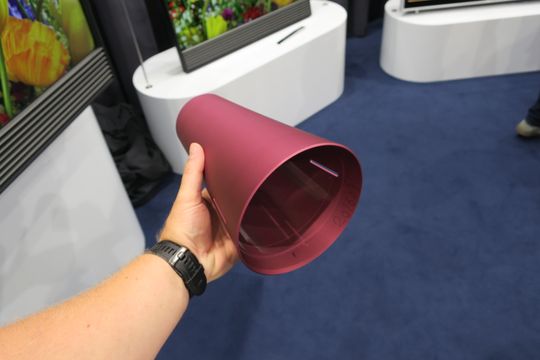 Kroppen til BeoSound 1 og 2 er laget av et stykke aluminium.