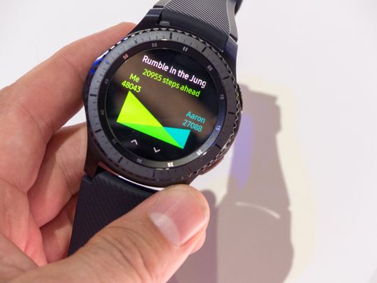 Den matt-svarte Frontier-versjonen av Gear S3 ser ganske tøff ut.