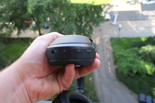 Dette er knappene som sitter på hodesettet.