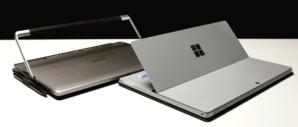 Acer Switch Alpha 12 bruker «ramma» som støtte, mens Surfacen bruker hele plata.