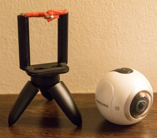Jeg rakk aldri å bruke Samsung Gear 360, men stativet reddet fotosammenlikningen i Xperia XZ-testen.