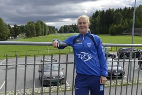 FORNØYD COACH: Solveig Gulbrandsen har absolutt ingenting imot å lære bort sine fotballkunnskaper til den neste generasjonen med spillere.