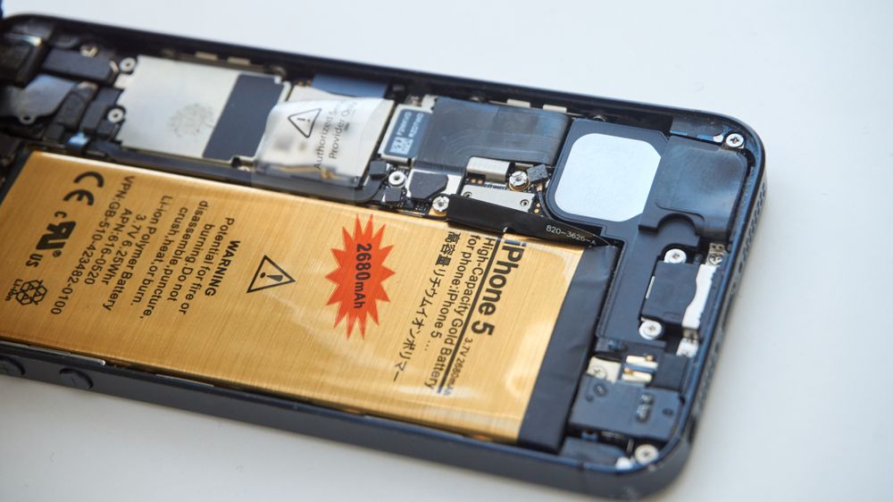 Det gullfargede batteriet var ikke veldig tillitsvekkende i utgangspunktet, og etter testen ble vi ikke mer overbevist.