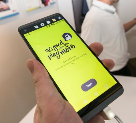 V20 er ikke en modulær telefon slik G5 er, men den støtter en del av tilbehørene som ble lansert for toppmodellen.