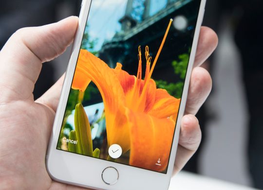 Kameraet skal også ta bilder med et voldsomt dynamikkomfang, og det vistes godt med demobildene på skjermen. Det gjenstår å se om de nye iPhone-modellene lever opp.