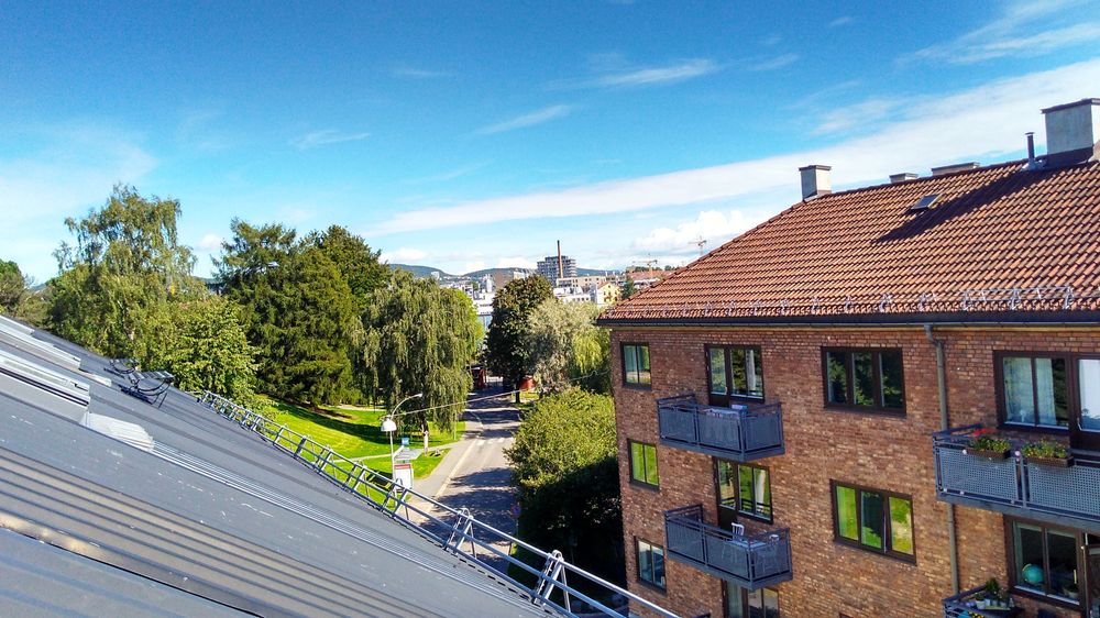 Med HDR blir det også bra, men om du åpner bildet i full oppløsning og zoomer ser du at oppløsningen er for liten.