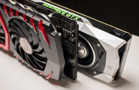 MSI GTX 1080 Gaming X har en ekstra PCIe 6-pinkontakt tilgjengelig. Dette skal hjelpe kortet med å nå høyere frekvenser ved overklokking.