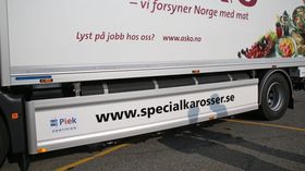 Batteripakka opptar plassen mellom akslingene.