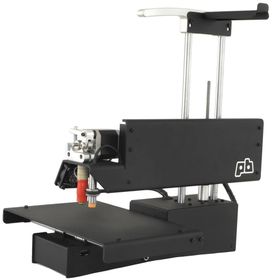De fleste gjenstandene Virtual Foundry har laget eksempelmodeller av er skrevet ut på en Printrbot Simple. Dette er en enkel 3D-skriver til rundt 5000 kroner.