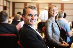 Vil de virkelig bli teknologigründere? Jonas Helland i One Earth Solutions og Elise Landsem i Technium blir utfordret på hvorfor de vil jobbe i startups.
