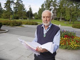 FRUSTRERT: Knut Arnesen er en av mange Oppegård-folk som sliter med lang saksbehandlingstid i byggesaker.