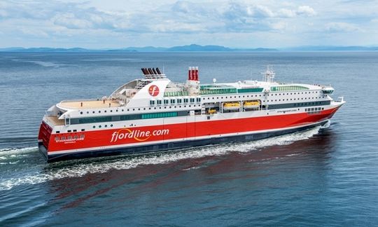 Ny norsk ferje får ikke tanke drivstoff i Norge