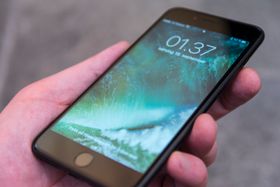 iPhone 8 blir visstnok dyrere enn iPhone 7 Plus, her avbildet, men ikke nødvendigvis så mye dyrere.