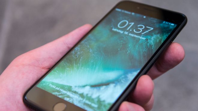 iMessage trykker på lenkene for deg