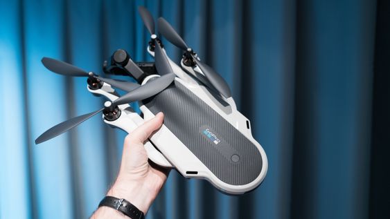 GoPros kameradronen leveres i egen ryggsekk, og kan legges sammen slik at den er lett å transportere.