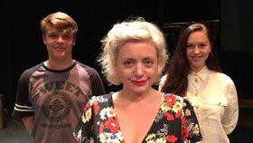 GLEDER SEG: Nå skal jazzklubben feires! Kveldens hovedattraksjon er Hilde Louse Asbjørnsen (foran) og KABA Orchestra, mens oppvarmingen er det blant annet Erik Egge Jordheim (bak f.v.) og Birgitte Hellwig som står for.