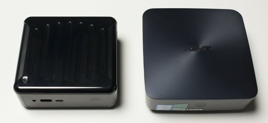 ASRock Beebox-S til venstre, Asus VivoMini til høyre.