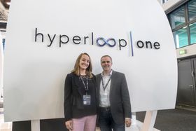Hyperloop One: Sveisesjef Kristin Hammer og elektrosjef dr. James Dorris var på plass i Berlin for å vise den skinnegående bransjen at det kommer et nytt alternativ.