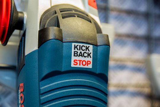 Se etter denne neste gang du besøker en TOOLS-butikk: Dette lille merket finnes på en del kraftverktøy, og det kan redde håndleddet eller enda viktigere kroppsdeler når uhellet er ute.