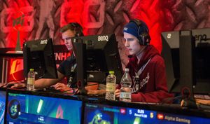 Henrik «Becker» Becker (til høyre) imponerte da han spilte i Bananaboys under Copenhagen Games 2016.