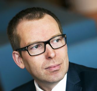 Det er avgjørende å investere i digitale ferdigheter for barn og unge, sier Håkon Haugli i Abelia.