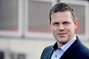 Redaktør Fred Gjestad i avisa Raumnes.