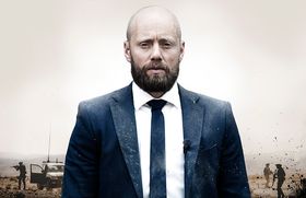 Aksel Hennie har regissert reklamefilmen for TINE. Her fra da han var hovedrolleinnehaver i «Nobel».