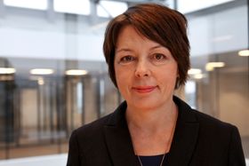 Først senere blir det klart om digitalt helsekort for gravide skal utvikles internt i staten, kjøpes i markedet eller om det blir en kombinasjon, bekrefter Bodil Rabben i Direktoratet for e-helse.