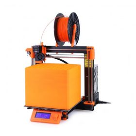 Original Prusa i3 MK2. De orange delene på skriveren er produsert på den samme skriveren.