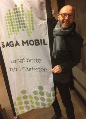 Daglig leder i Saga Mobil, Knut-Bjørnar Braathen setter sin lit til at lokal tilstedeværelse betyr vel så mye som pris for kundene deres.
